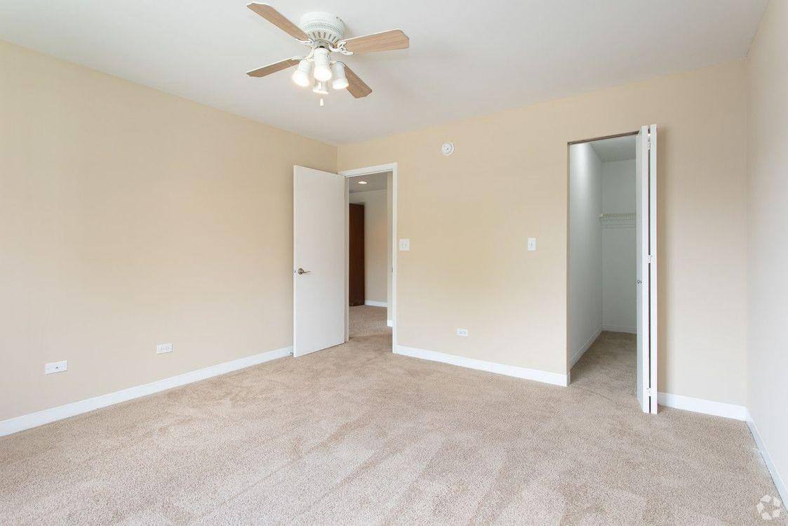 Apartment for rent at 30011 N Waukegan Rd, Lake Bluff, IL 60044