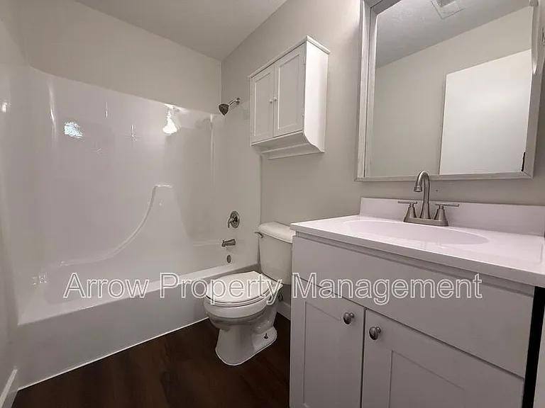 Apartment for rent at 526 S 25th St, Lincoln, NE 68510