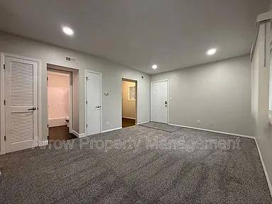 Apartment for rent at 526 S 25th St, Lincoln, NE 68510