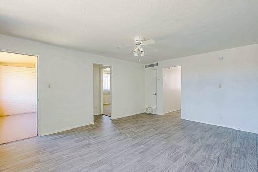 Apartment for rent at Park Lee, 1600 W Highland Ave, Phoenix, AZ 85015