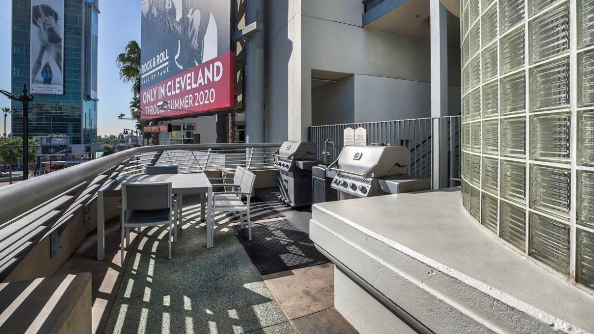 Apartment for rent at Sunset Vine, 1555 Vine St, Los Angeles, CA 90028