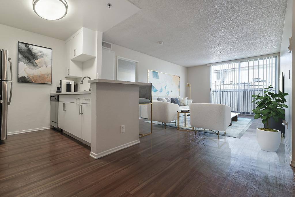 Apartment for rent at Catalina Gardens Apartment Homes, 333 S Catalina St, Los Angeles, CA 90020
