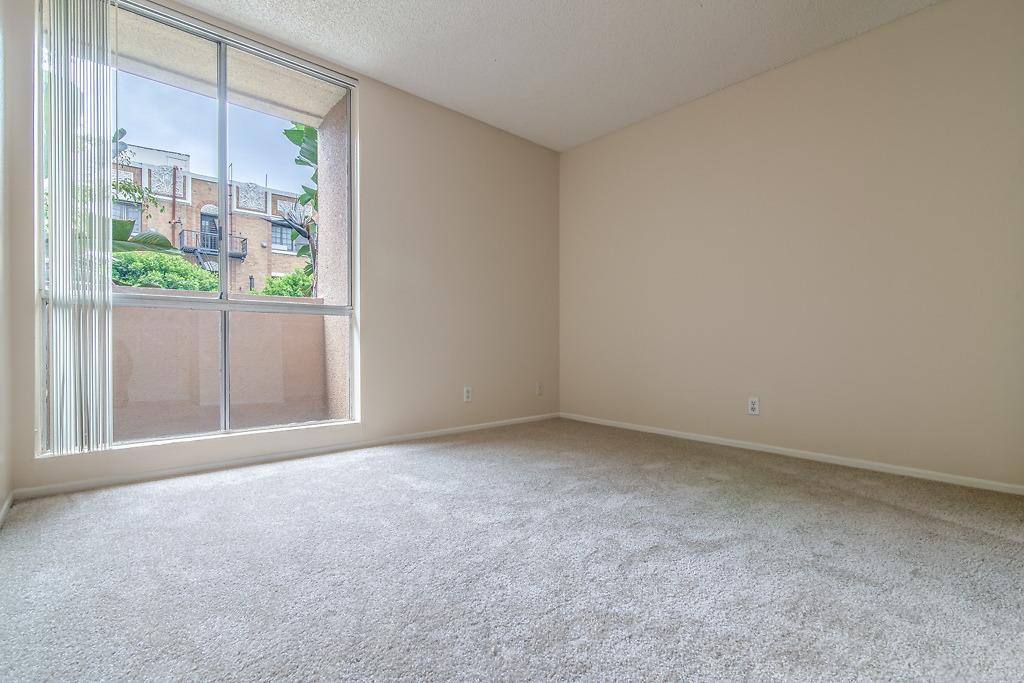 Apartment for rent at Catalina Gardens Apartment Homes, 333 S Catalina St, Los Angeles, CA 90020