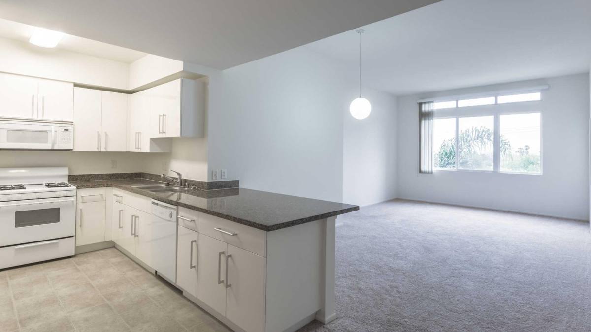 Apartment for rent at Lindley, 5536 Lindley Ave, Encino, CA 91316