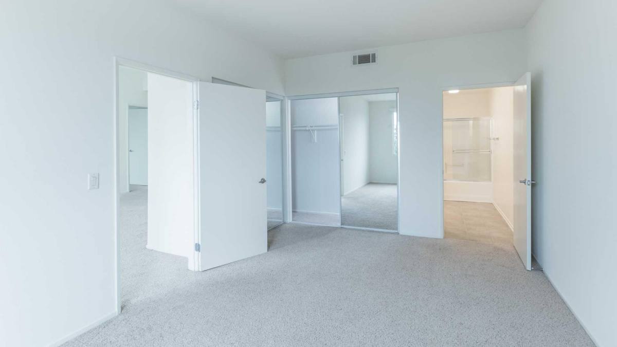 Apartment for rent at Lindley, 5536 Lindley Ave, Encino, CA 91316