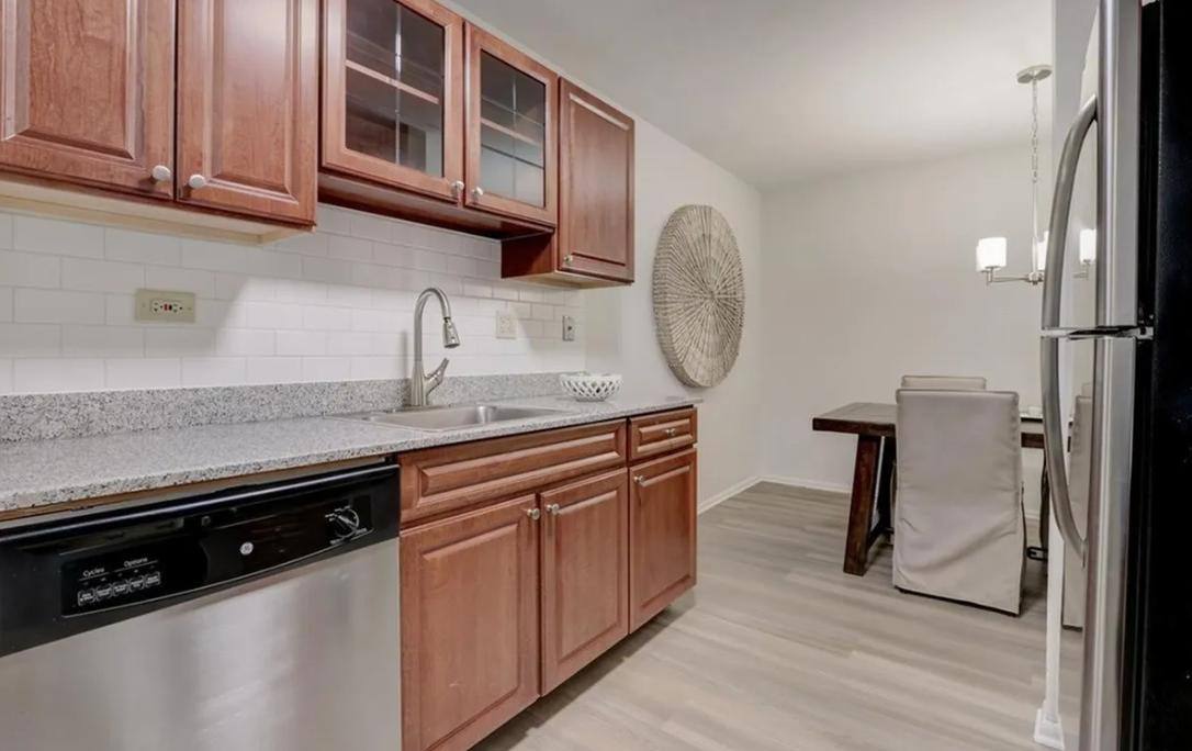 Apartment for rent at 1220 E Algonquin Rd, Schaumburg, IL 60173