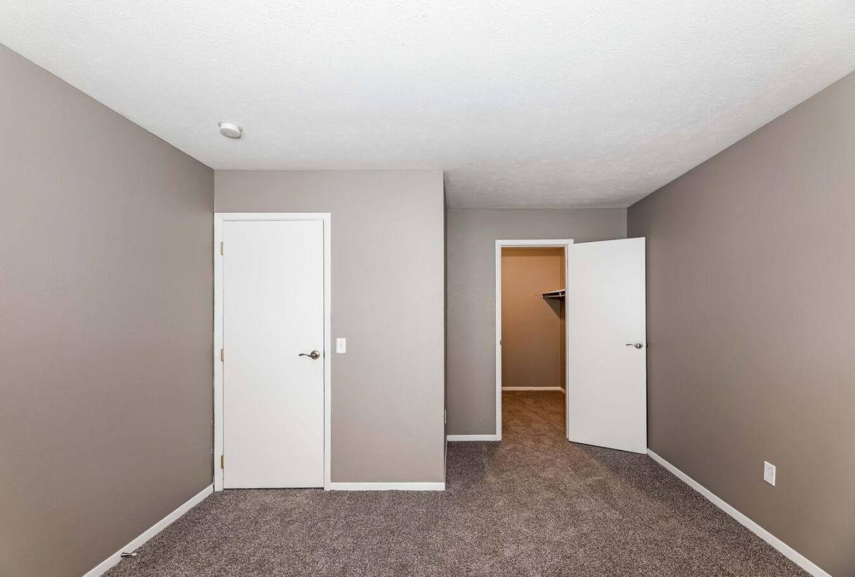 Apartment for rent at Cambridge Court, 1801 Christian Ave, Toledo, OH 43613