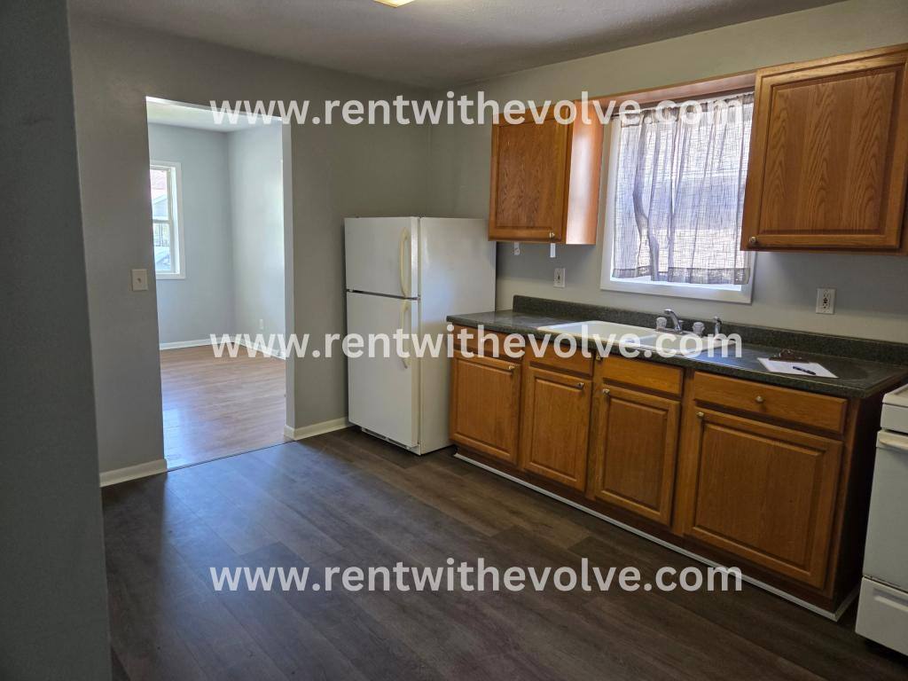House for rent at 1708 W 11th St, Muncie, IN 47302