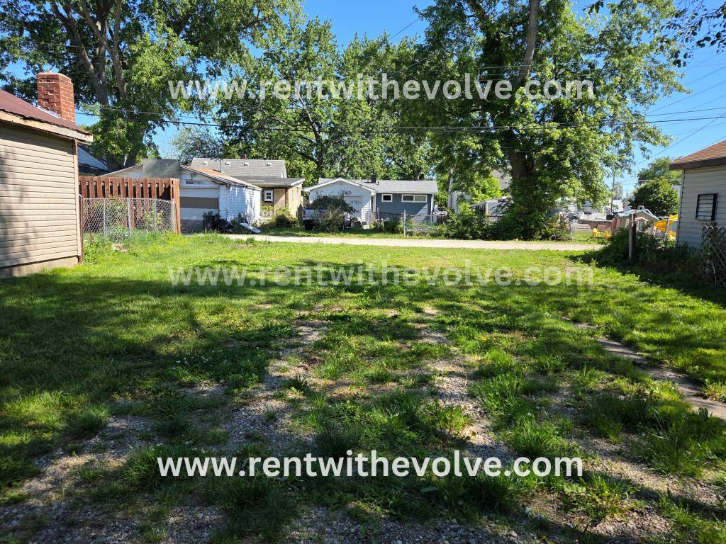 House for rent at 1708 W 11th St, Muncie, IN 47302