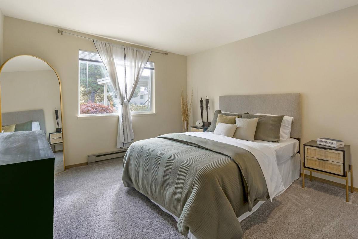 Apartment for rent at Alderwood Heights, 18124 36th Ave W, Lynnwood, WA 98037