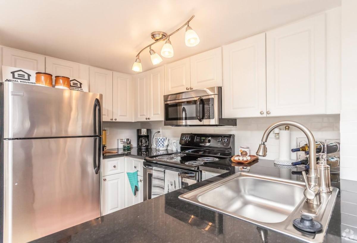 Apartment for rent at 6880 SW 44th St, Miami, FL 33155