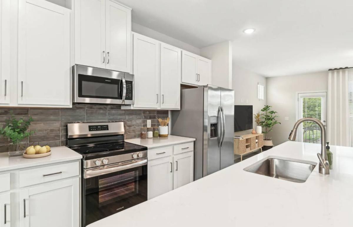 Townhouse for rent at 4904 Parkway Plaza Blvd, Charlotte, NC 28217