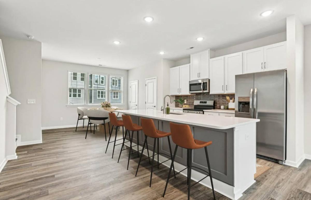 Townhouse for rent at 4904 Parkway Plaza Blvd, Charlotte, NC 28217