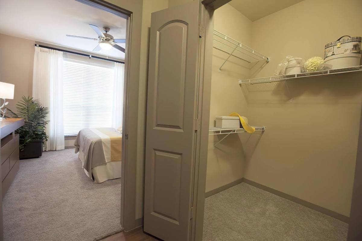 Apartment for rent at 15300 Cutten Rd, Houston, TX 77070