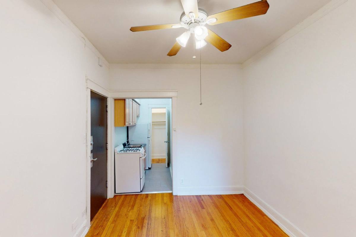 Apartment for rent at 5528 S Everett Ave, Chicago, IL 60637