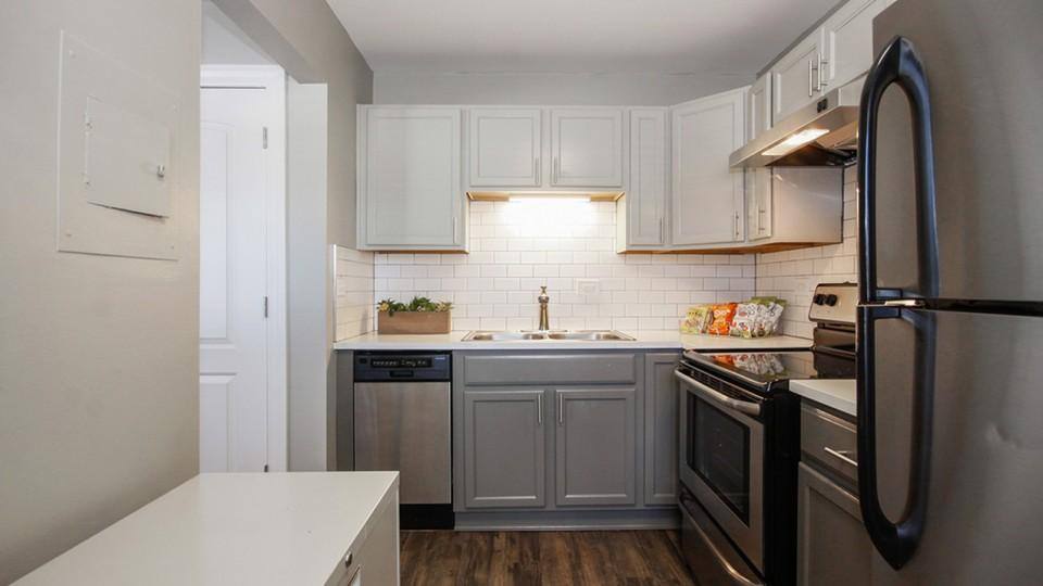 Apartment for rent at 301 W 59th St, Hinsdale, IL 60521