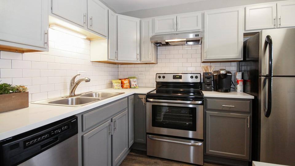 Apartment for rent at 301 W 59th St, Hinsdale, IL 60521