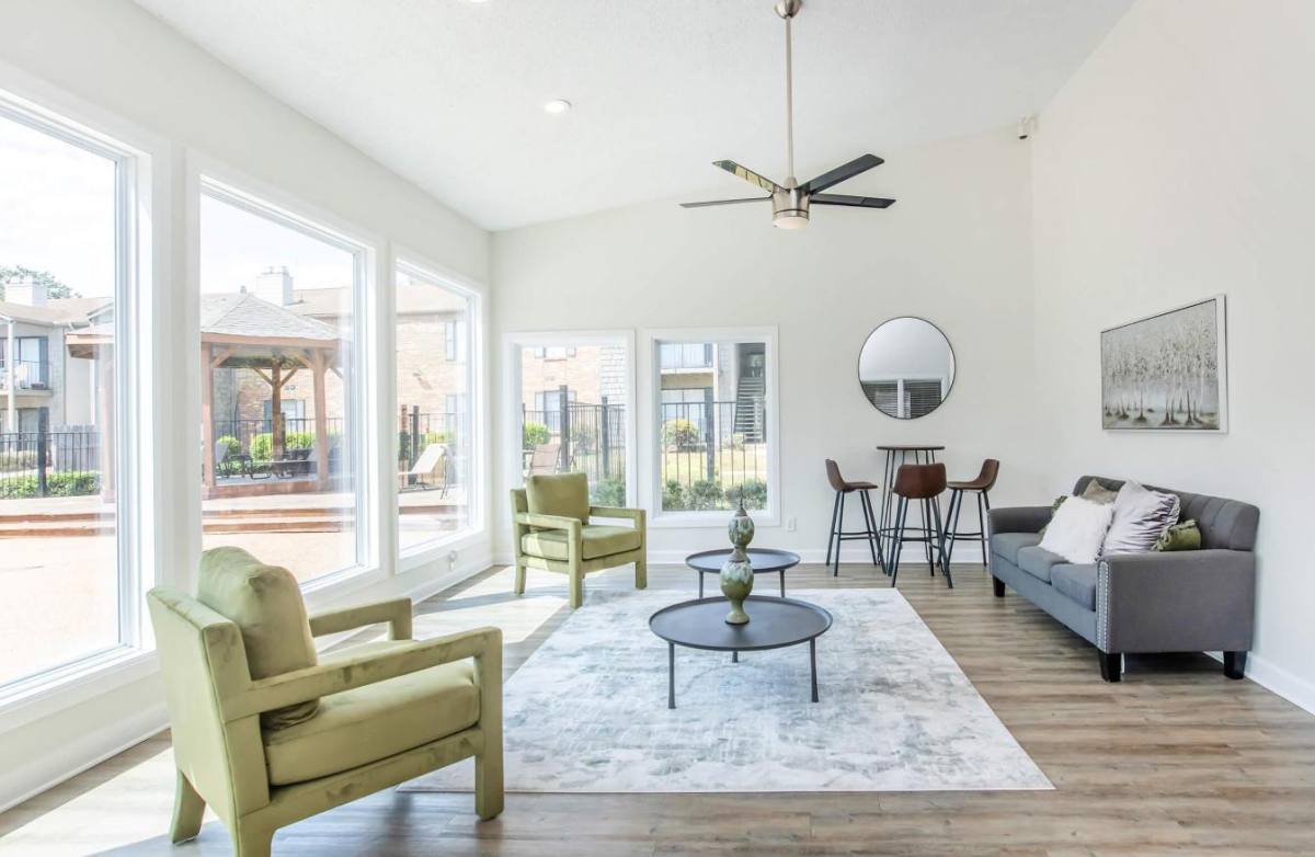 Apartment for rent at Woodridge Apartment Homes, 1533 Raymond Rd, Jackson, MS 39204