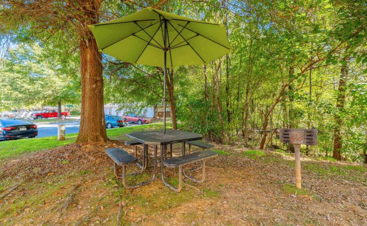 Apartment for rent at 100 Willow Brook Court, Mebane, NC 27302