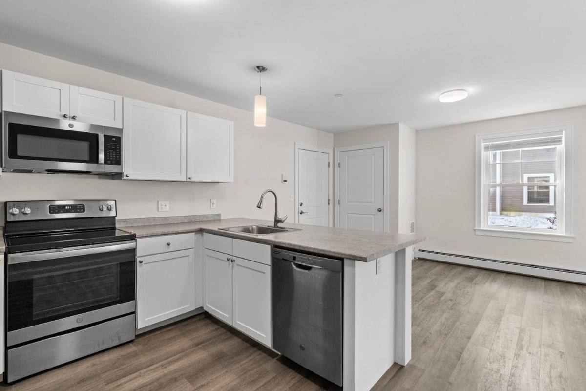 Apartment for rent at 5 Captain's Way, Brunswick, ME 04011
