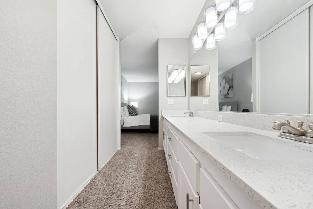 Apartment for rent at 5033 Foothills Rd, Lake Oswego, OR 97034