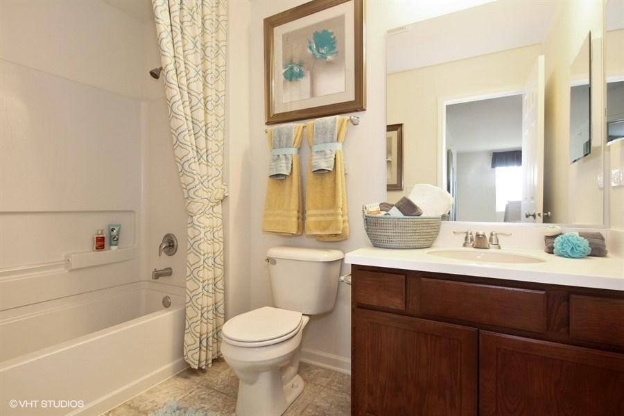 Apartment for rent at 4962 Bennett St, Matteson, IL 60443