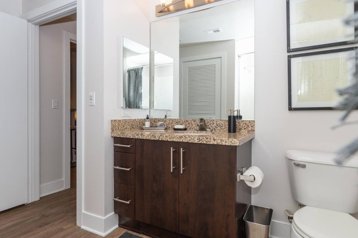 Apartment for rent at 421 W Broadway, Long Beach, CA 90802