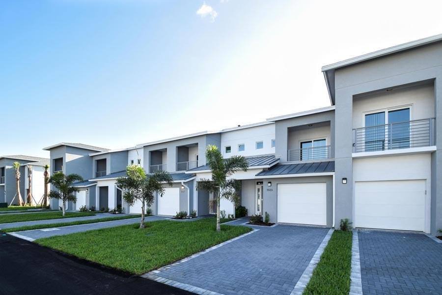 Townhouse for rent at Port St Lucie, 5108 NW Torino Lakes Circle, Port Saint Lucie, FL 34986