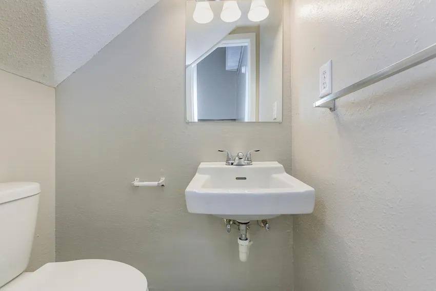 Apartment for rent at Willow Ridge, 2701 Willow Bend Dr, Meridian, MS 39301