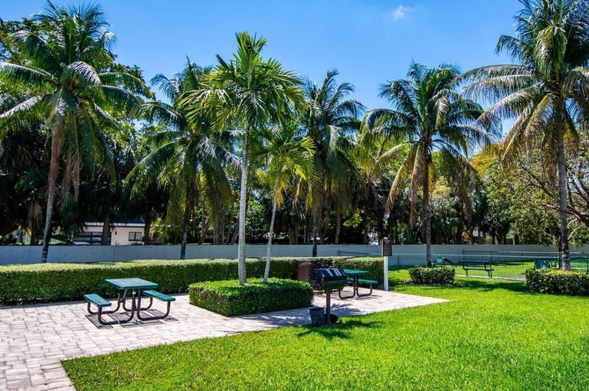 Apartment for rent at 1900 Sans Souci Blvd, Miami, FL 33181