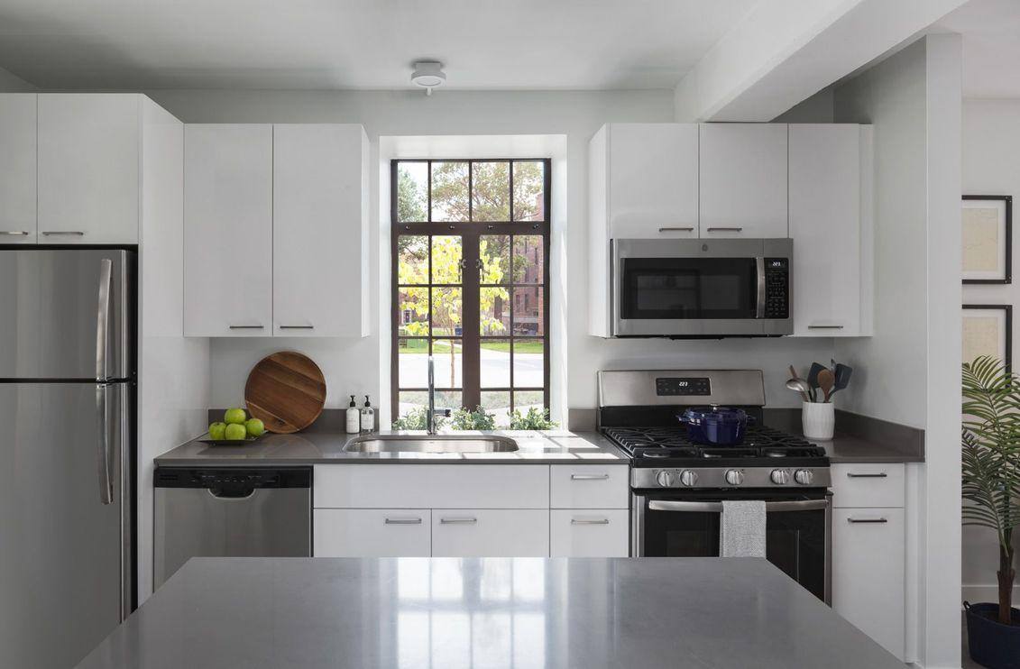 Apartment for rent at 2000 W Diversey Ave, Chicago, IL 60647