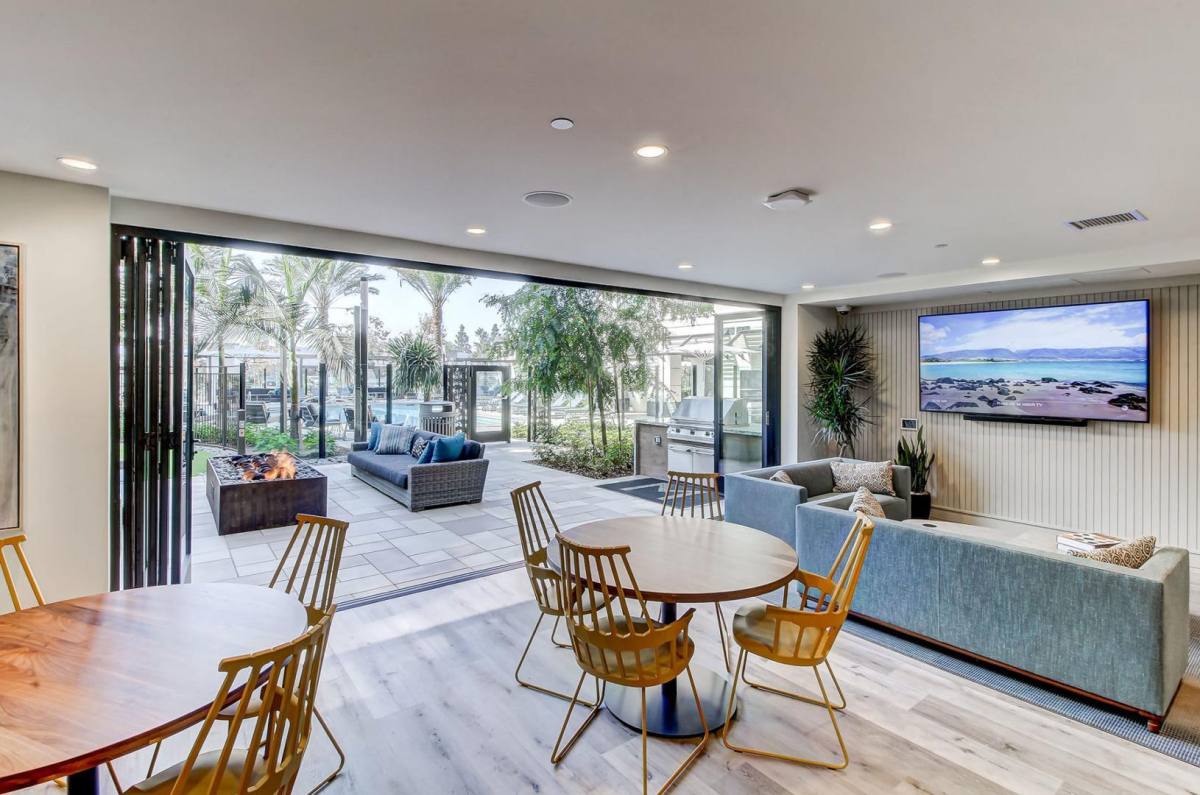 Apartment for rent at Alton Place, 16101 Murphy Ave, Irvine, CA 92606