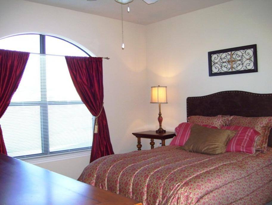 Apartment for rent at 1000 Bella Vista Dr, Gainesville, TX 76240