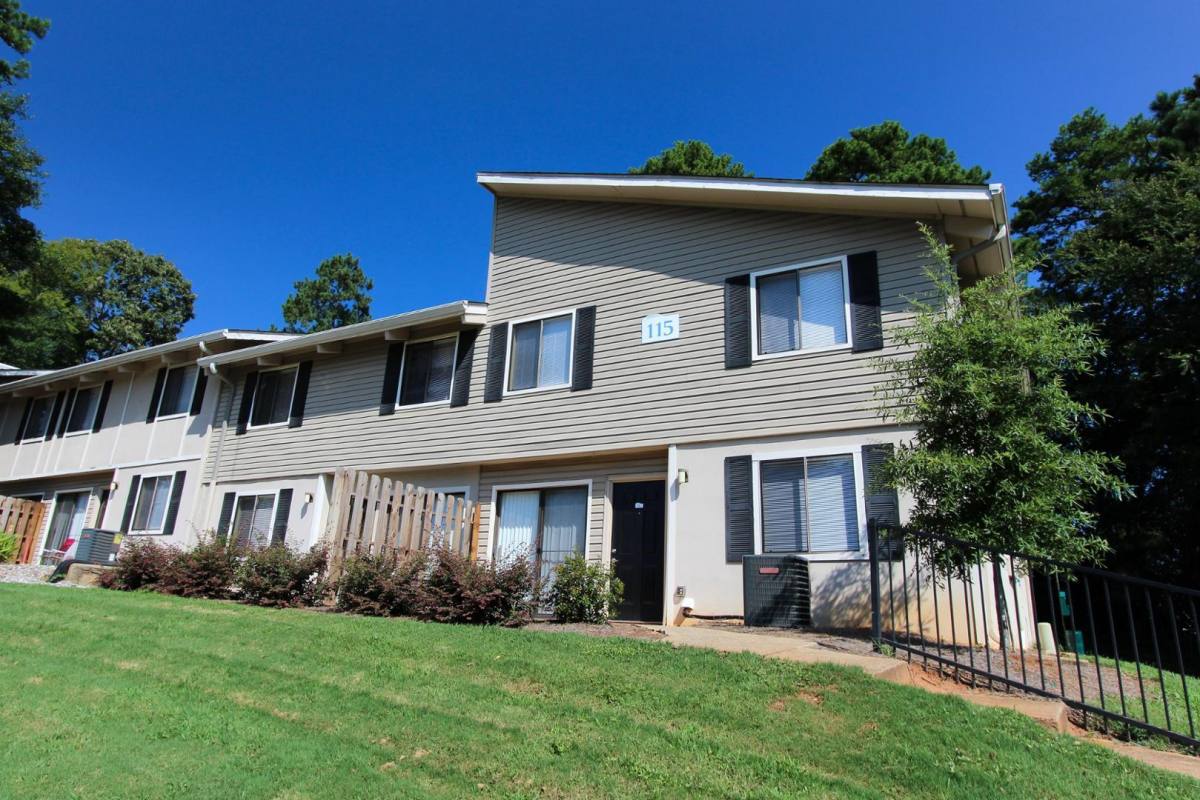 Townhouse for rent at 195 Epps Bridge Rd, Athens, GA 30606