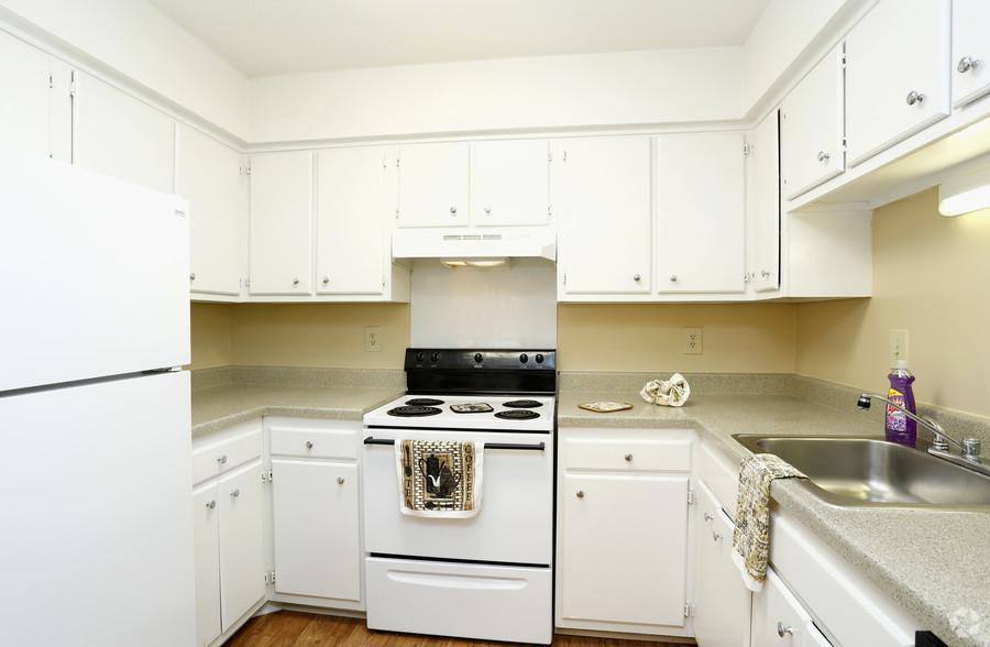 Townhouse for rent at Chatham Forest, 880 Glendale Dr, Cary, NC 27511