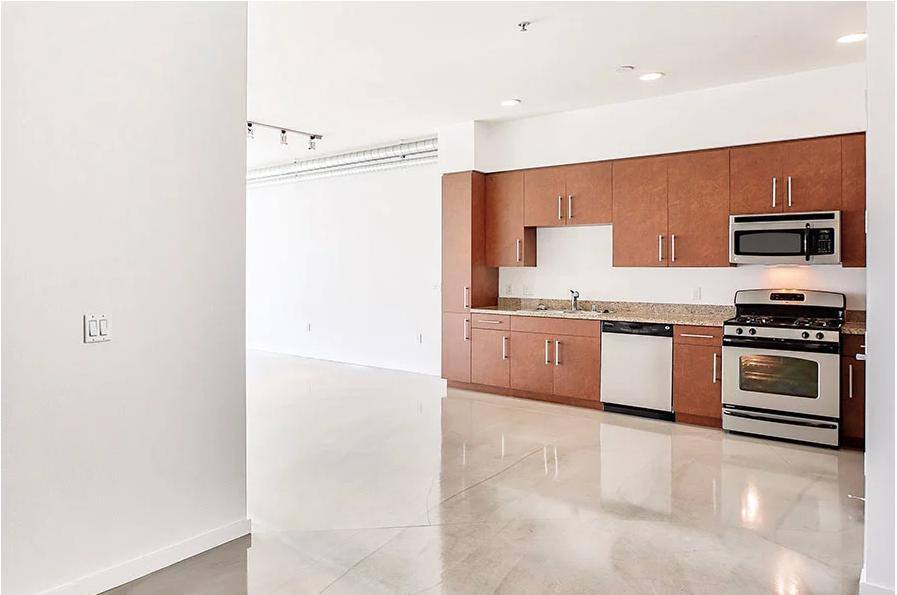 Apartment for rent at 225 Long Beach Blvd, Long Beach, CA 90802