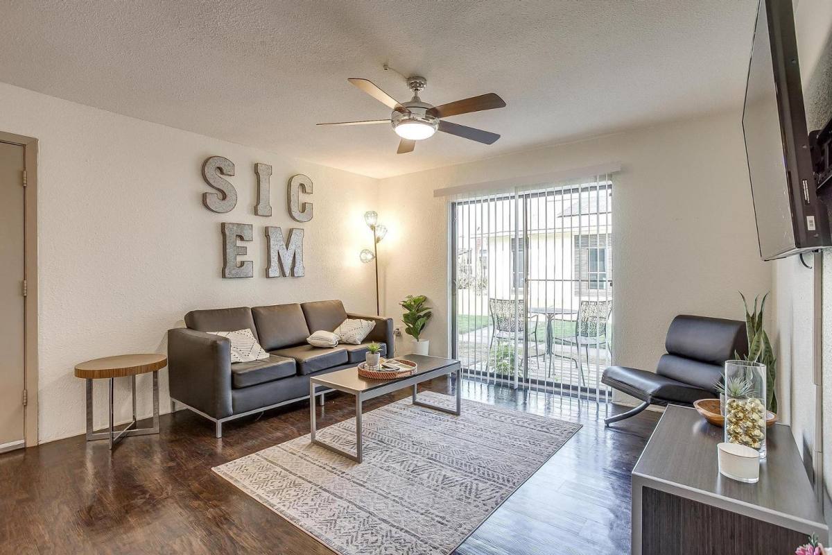 Apartment for rent at 1600 S Martin Luther King Jr Blvd, Waco, TX 76704