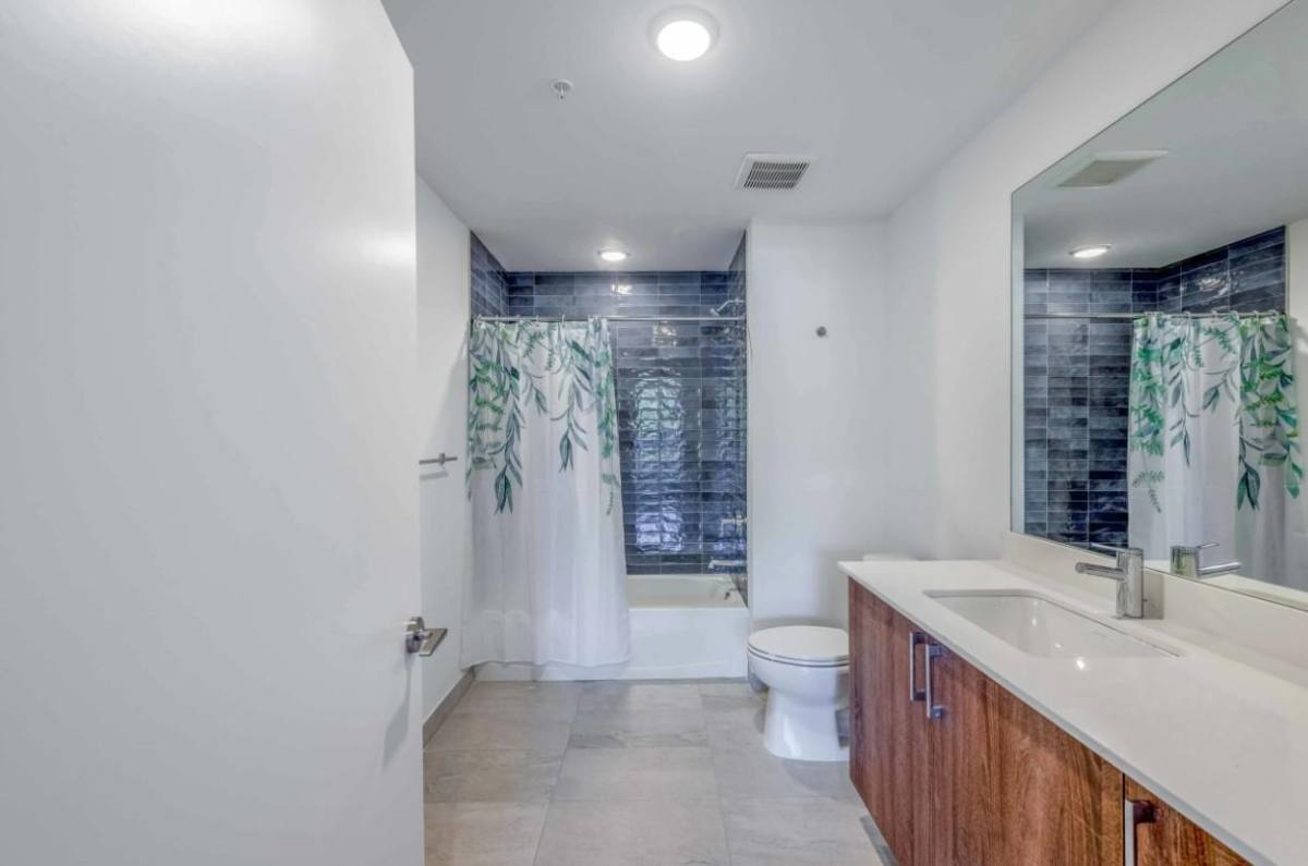 Apartment for rent at 1080 NE 215th St, Miami, FL 33179