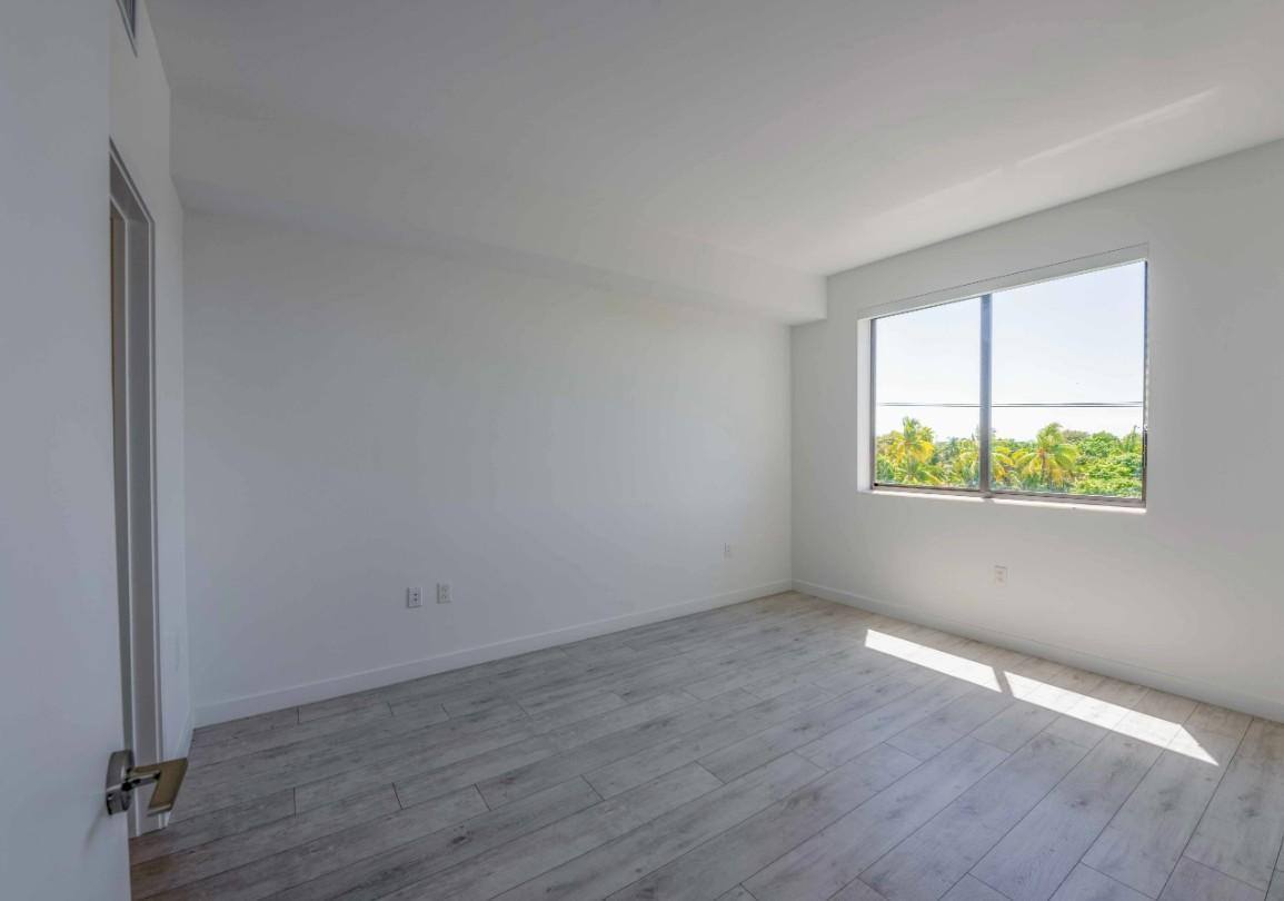 Apartment for rent at 1080 NE 215th St, Miami, FL 33179