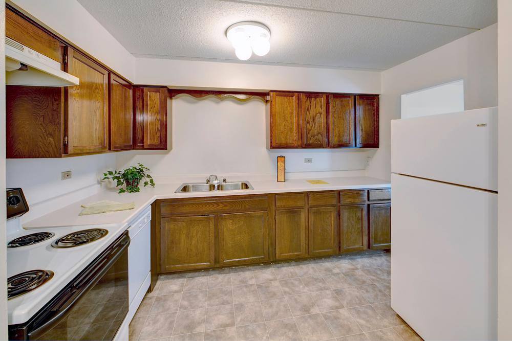 Apartment for rent at 2805 W Glen Flora Ave, Waukegan, IL 60085