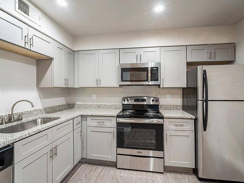 La Casa at McDowell, 3434 E McDowell Rd, Phoenix, AZ 85008 - Apartment for Rent - Image 3