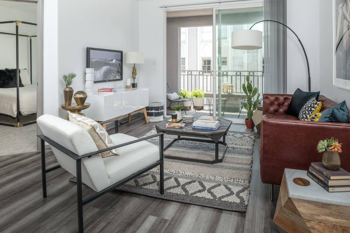 Apartment for rent at 404 Pine Ave, Long Beach, CA 90802