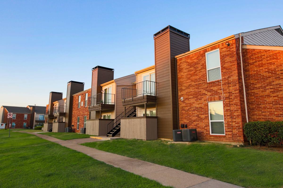 Apartment for rent at Huntington Circle, 409 W Round Grove Rd, Lewisville, TX 75067