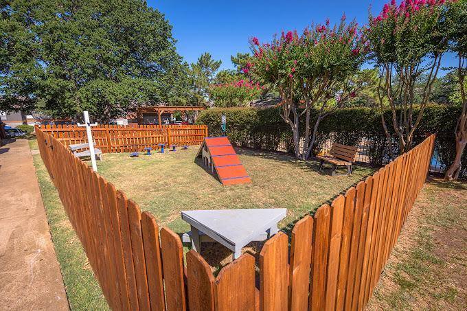 Apartment for rent at Springtree, 2121 Washington Circle, Arlington, TX 76011