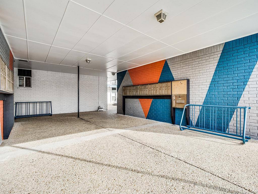 Apartment for rent at Vintage Pads, 212 S Cooper St, Arlington, TX 76013