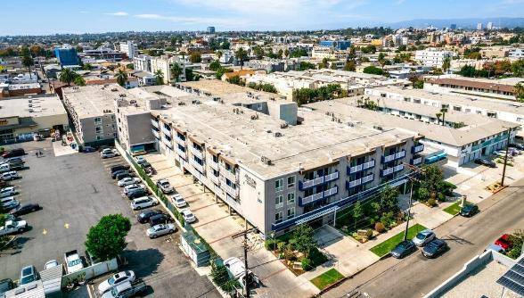 Apartment for rent at Clarington, 3767 Clarington Ave, Los Angeles, CA 90034