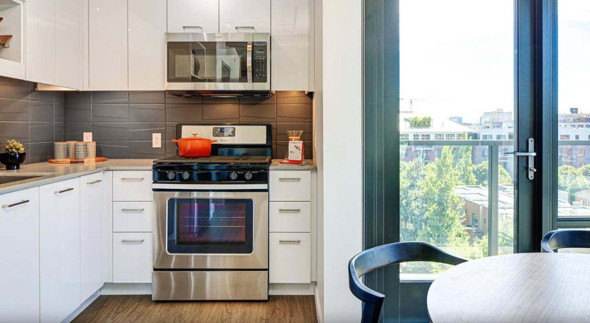 Apartment for rent at 1250 NW Kearney St, Portland, OR 97209