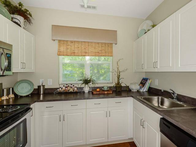 Apartment for rent at Endicott Green, 180 Newbury St, Danvers, MA 01923