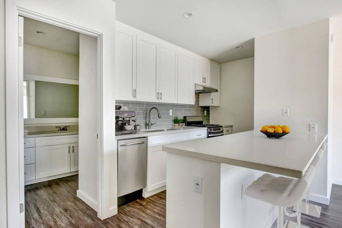 Apartment for rent at 14849 Vanowen St, Van Nuys, CA 91405
