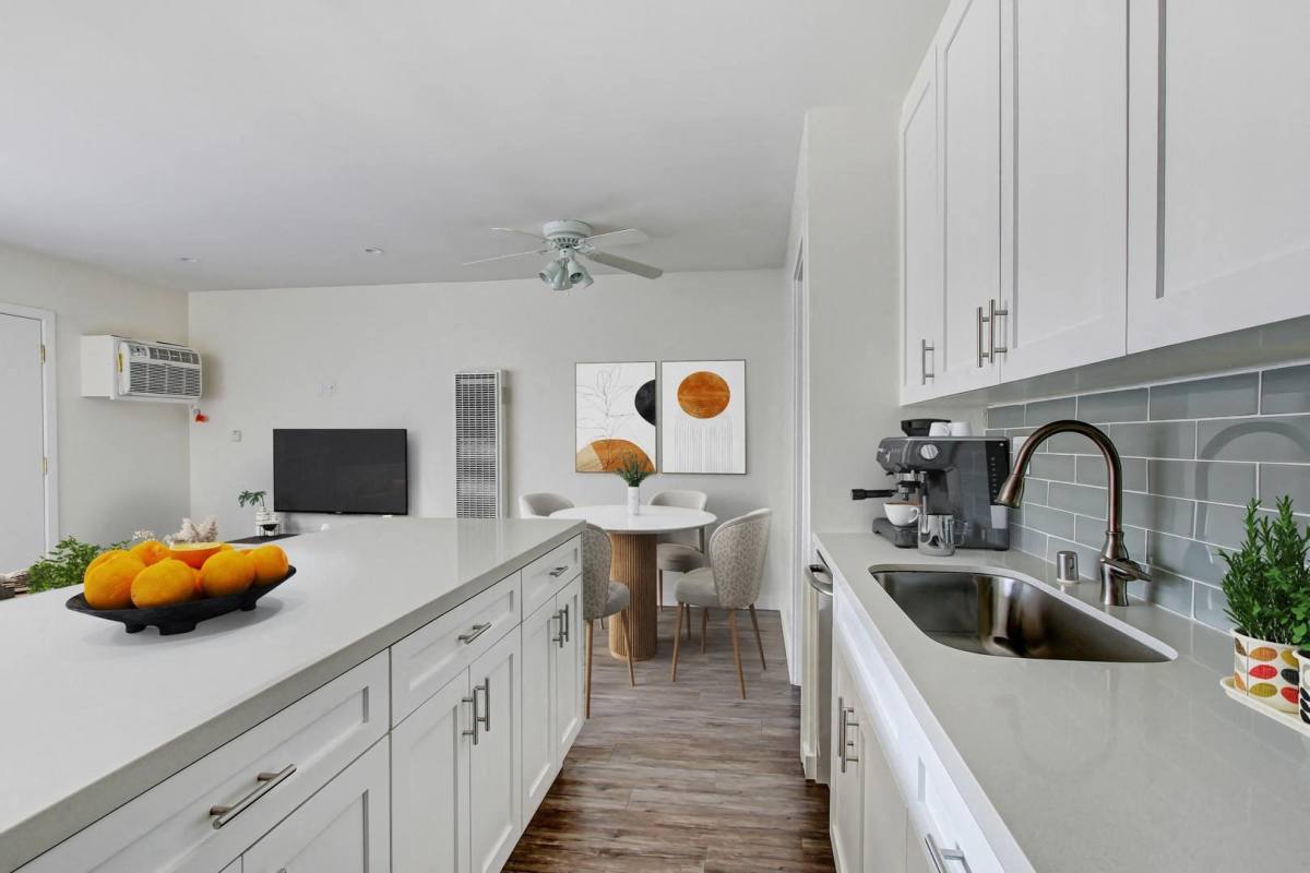 Apartment for rent at 14849 Vanowen St, Van Nuys, CA 91405